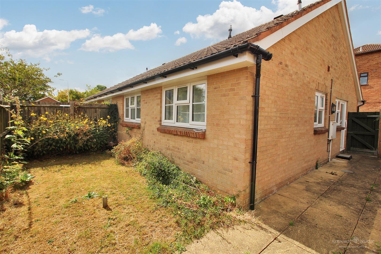 Condor Close, Tilehurst, Reading